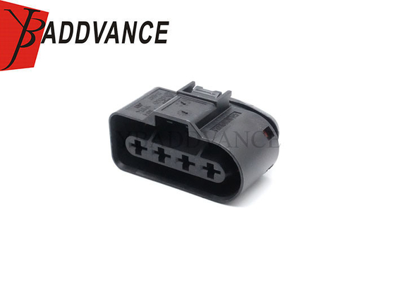 Headlight Female Electrical Connector 4 Pin For VW Audi Q7 2016-2022 4M0973724